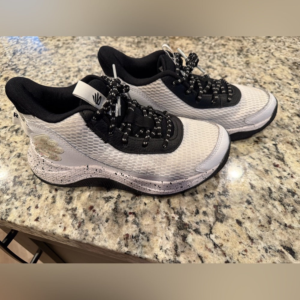 Under Armour CURRY basketball sneakers